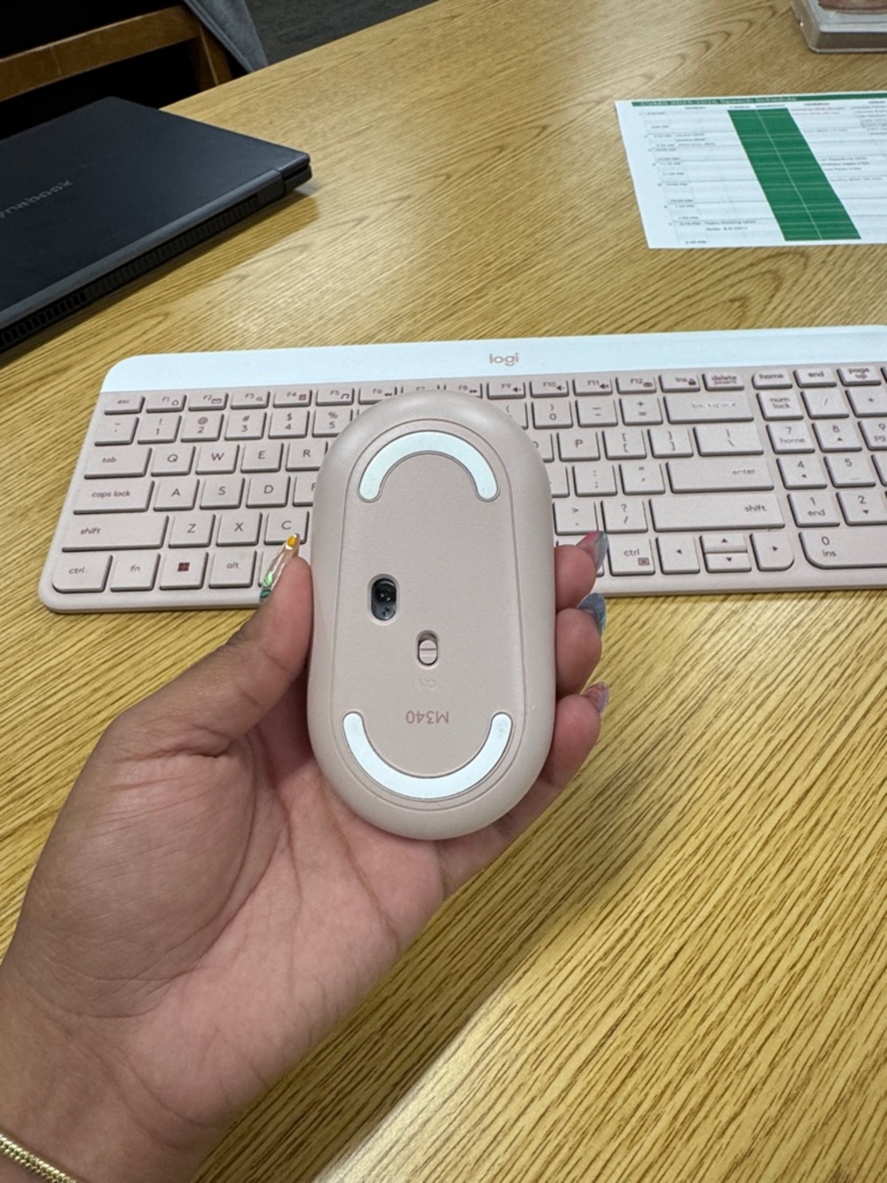 Logitech Pink Wireless Keyboard and Mouse Set - Picture 3 of 4